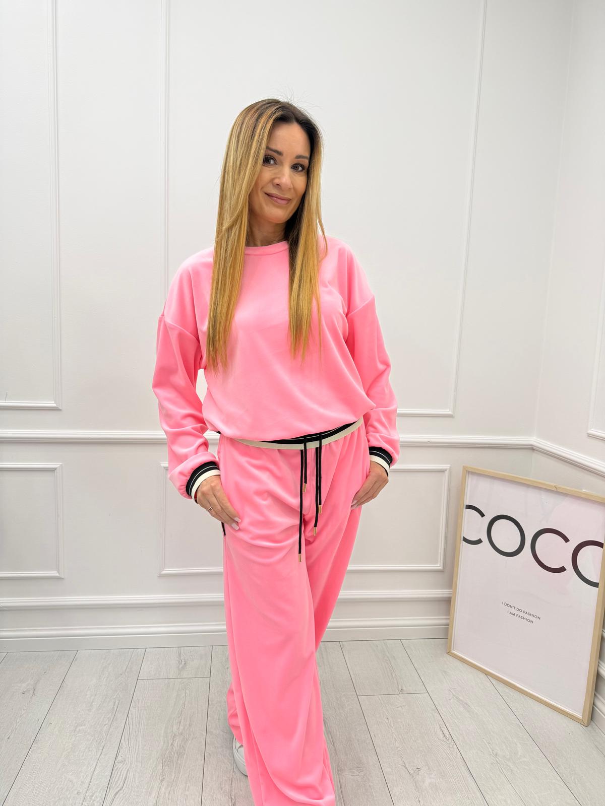 Różowy Welurowy Komplet Dresowy Minouu Spodnie Szwedy & Bluza