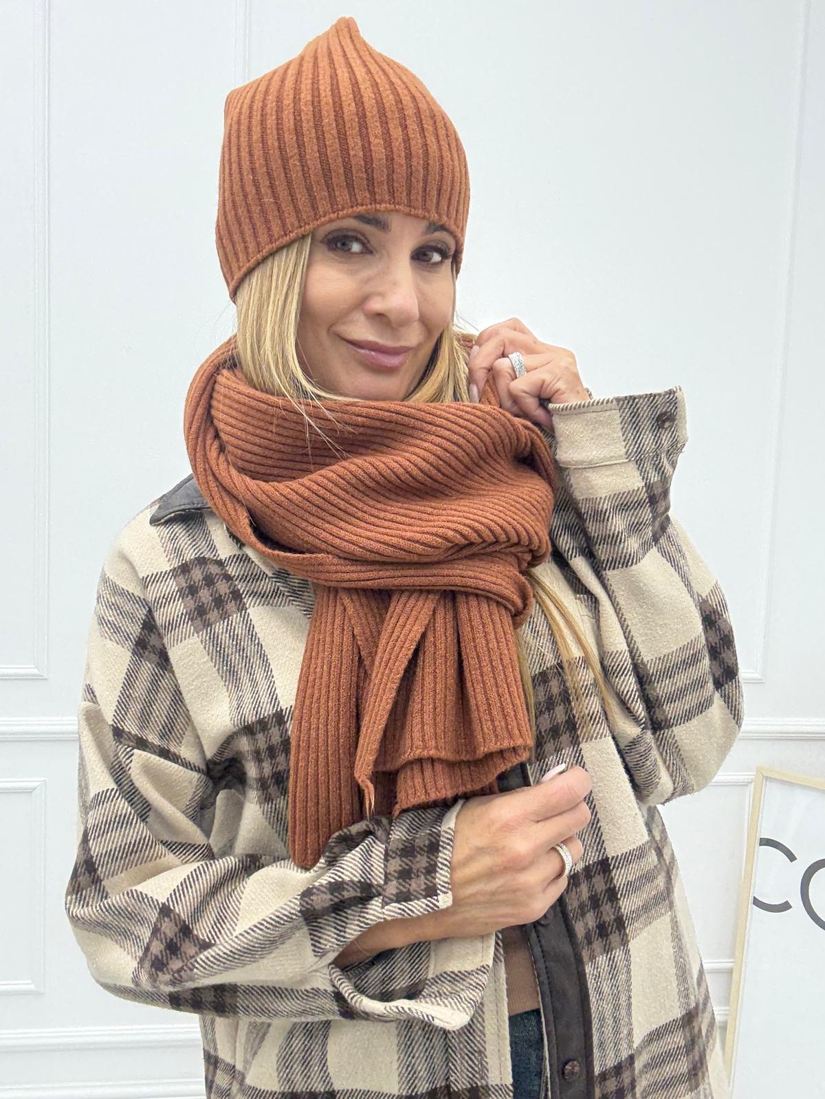 Czapka Ciemnym Cynamon