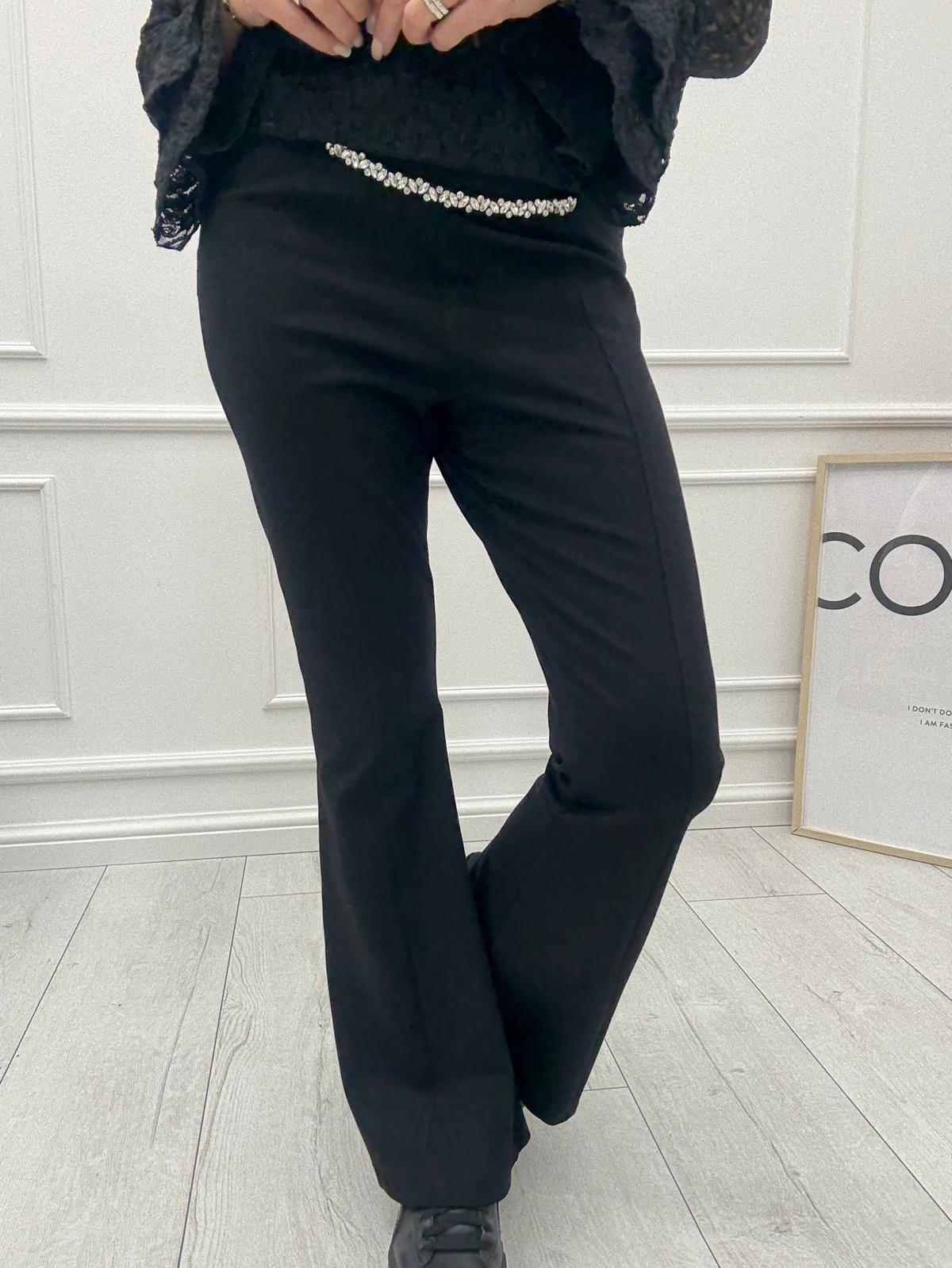 Czarne Spodnie z Paskiem Dzwony