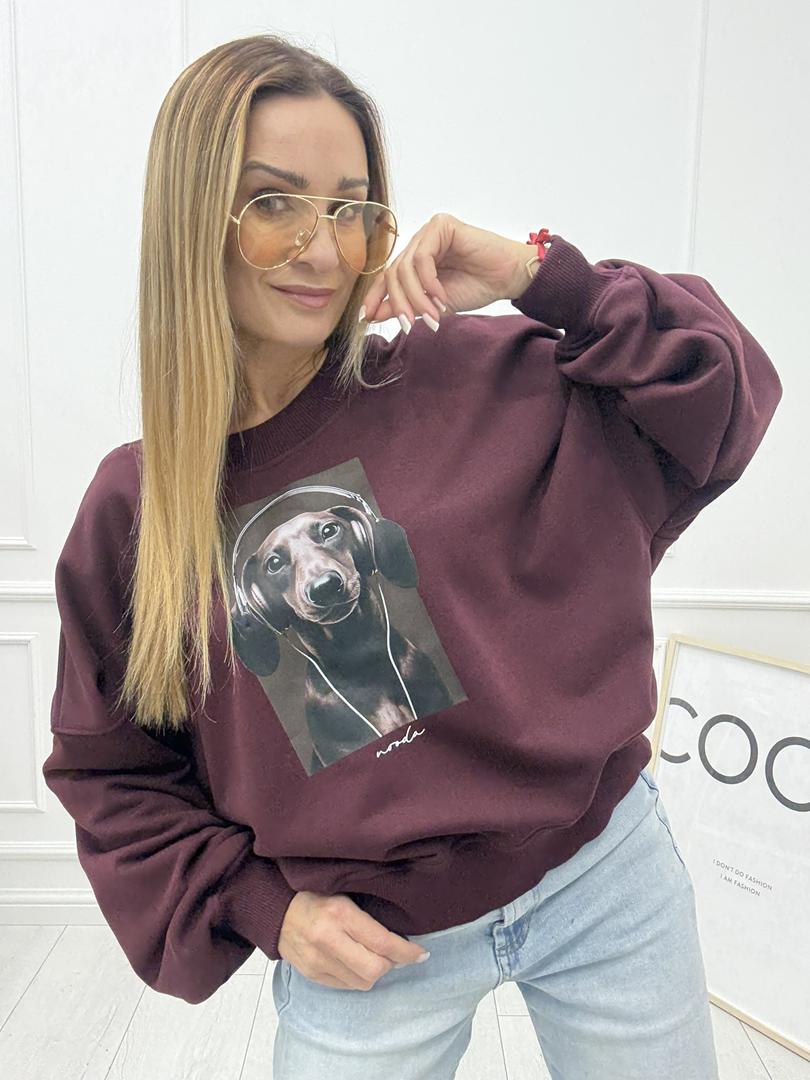 Bordowa, Bluza Kimono Nooda z Jamnikiem w Słuchawkach