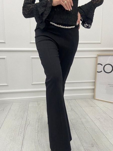 Czarne Spodnie z Paskiem Dzwony