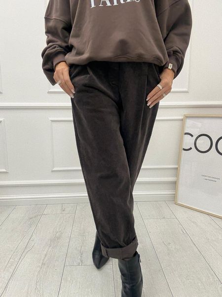 Czekoladowe Sztruksowe Spodnie z Paskiem