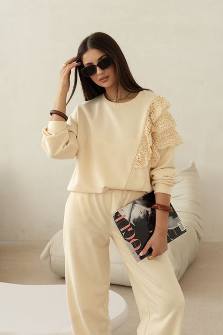 Bluza z Koronkową Wstawką Xana 