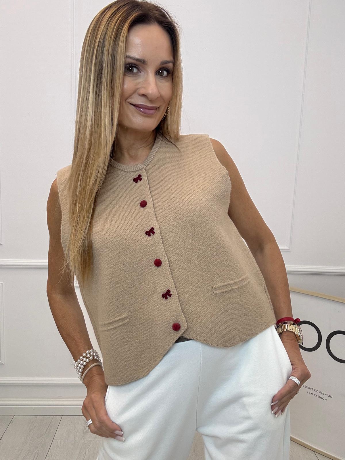 Komplet Biała Koszula & Cappuccino Kamizelka
