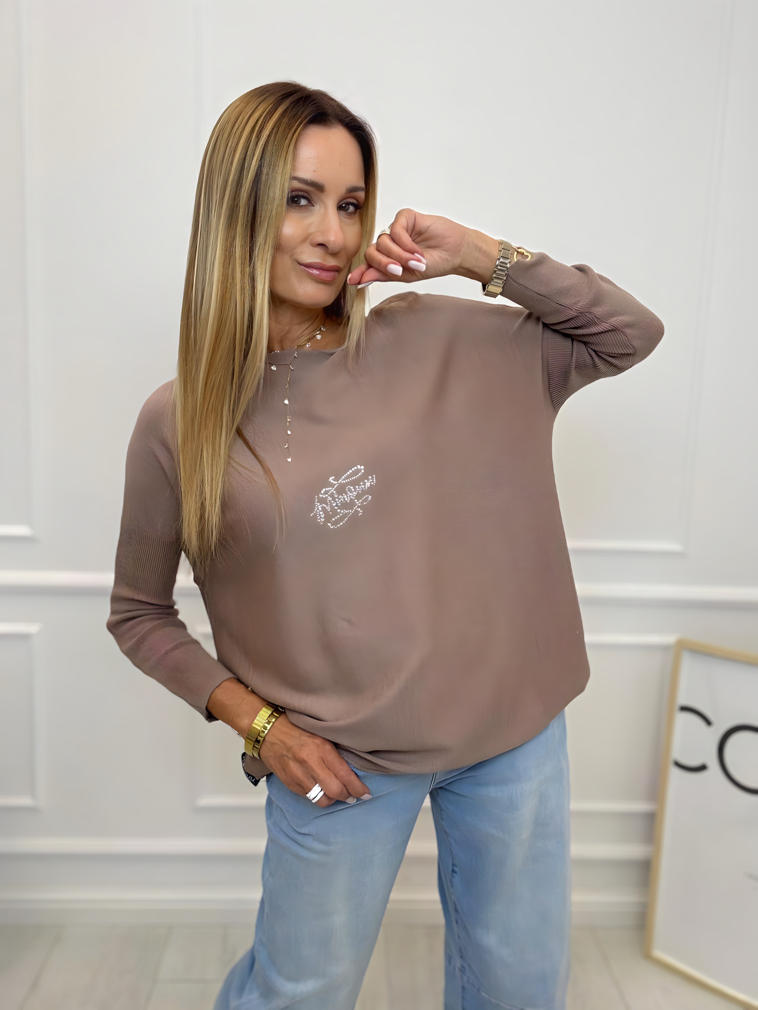 Bluzka Sweter Minouu z Diamentowym Logo Cappucino