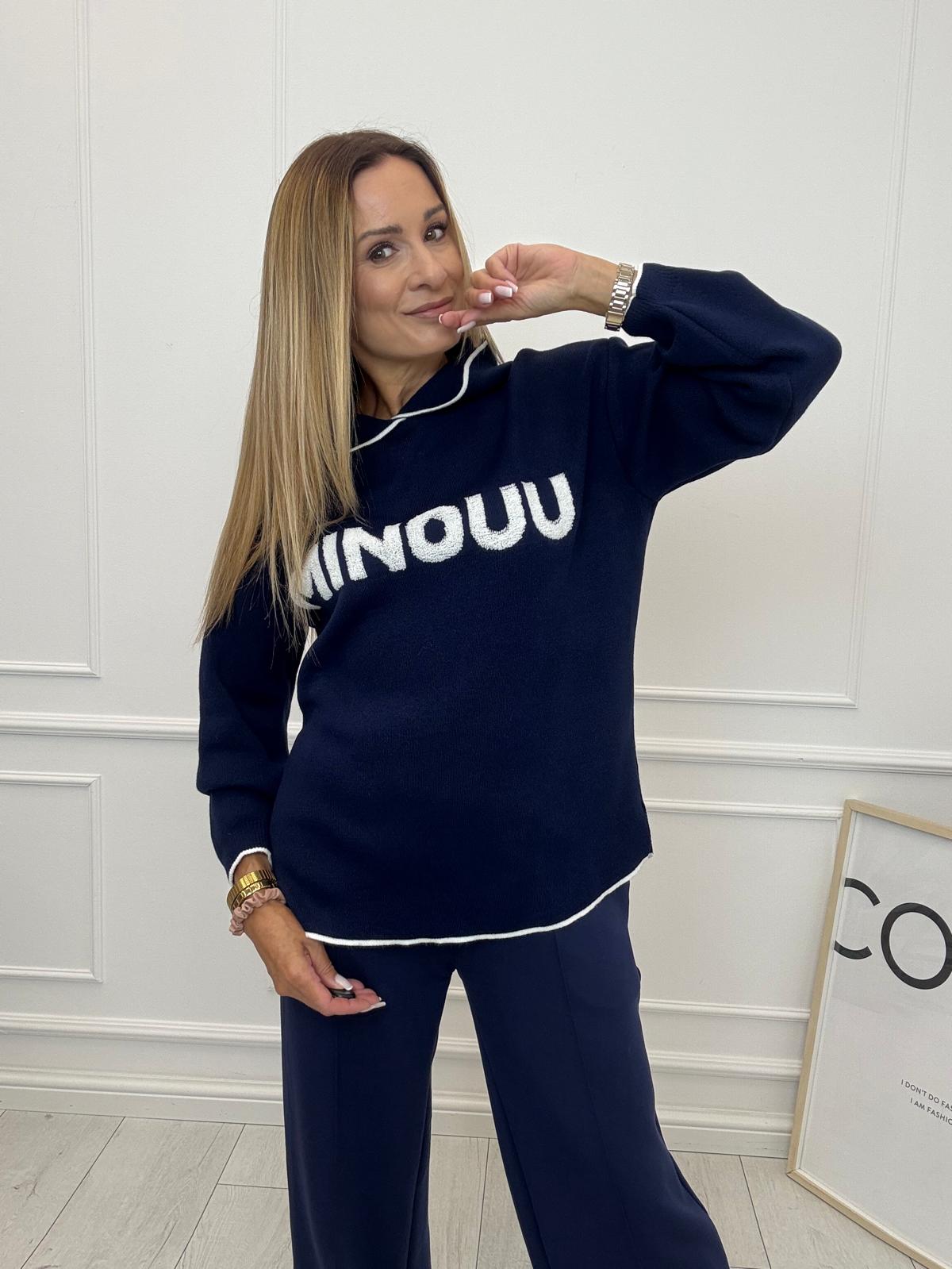 Granatowy Sweter z Napisem Minouu 
