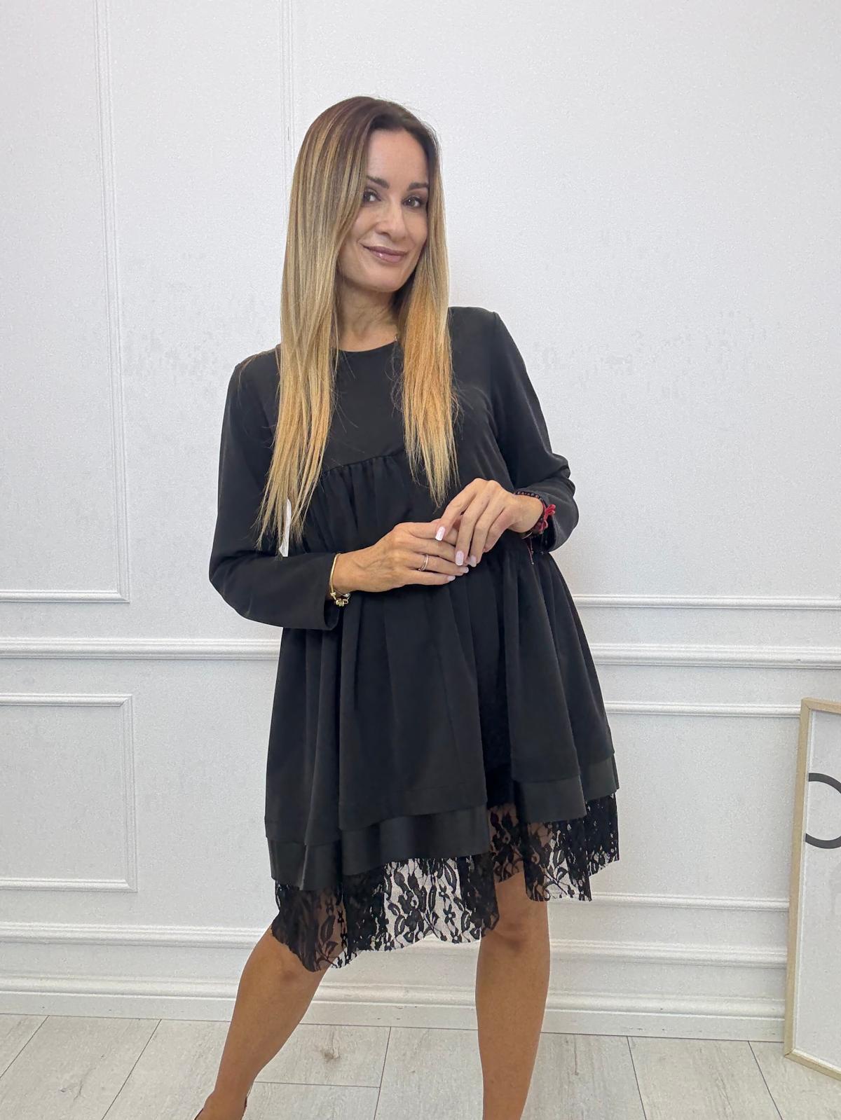 Czarna Sukienka z Asymetryczną Falbanką