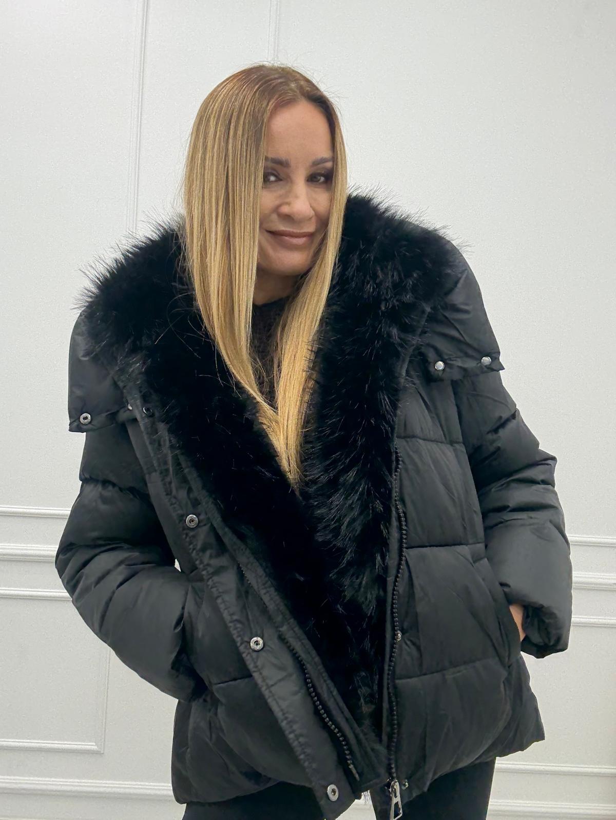 Pikowana Kurtka Czarna Minouu z Odpinanym Futerkiem