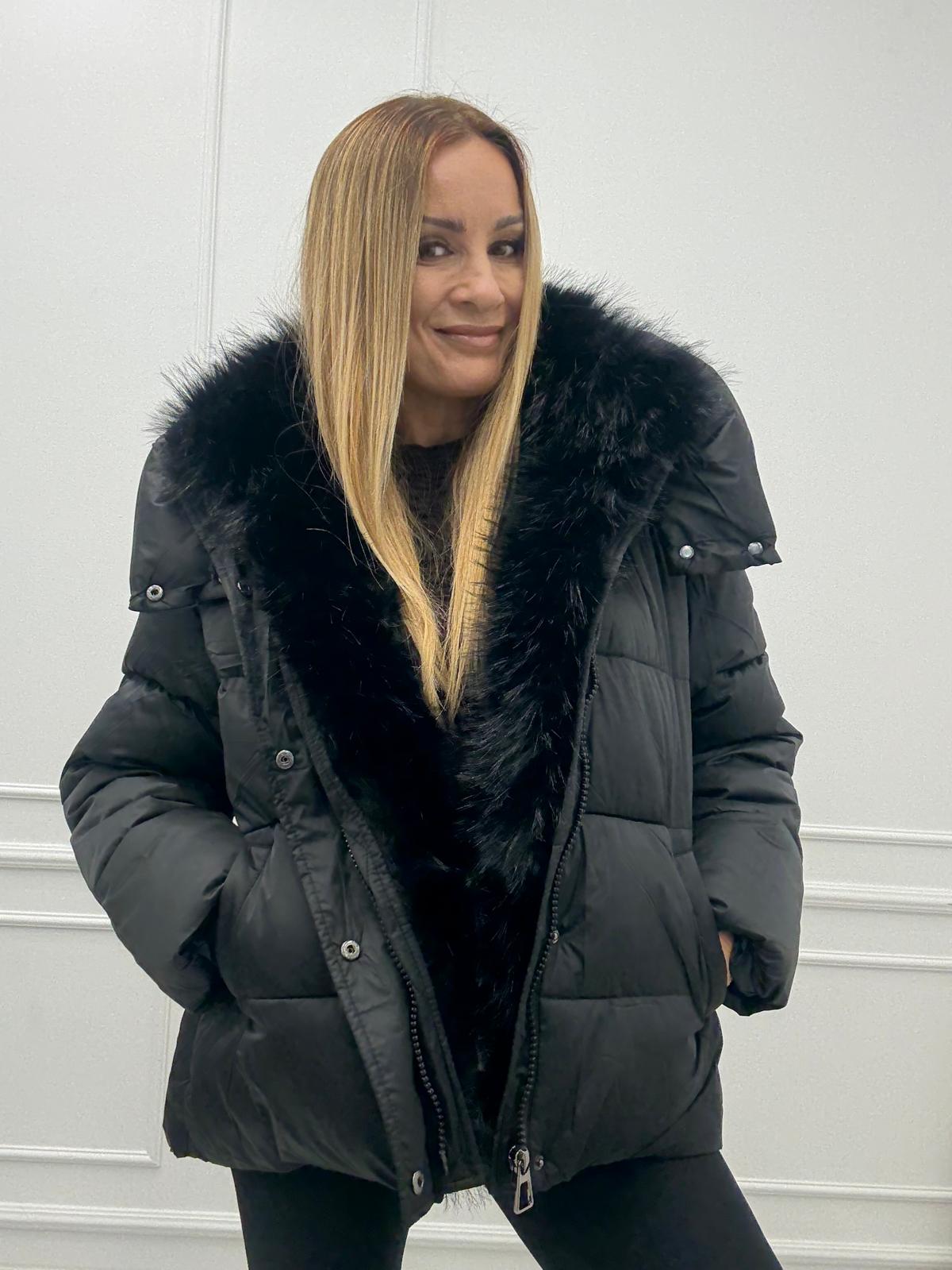 Pikowana Kurtka Czarna Minouu z Odpinanym Futerkiem