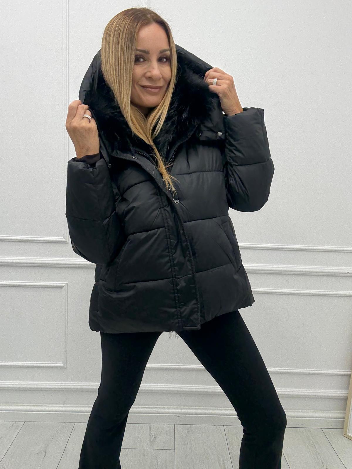 Pikowana Kurtka Czarna Minouu z Odpinanym Futerkiem