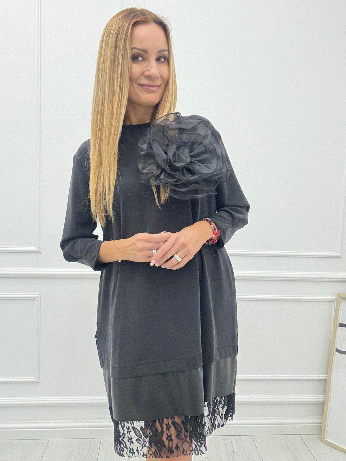 Czarna Sukienka Minouu z Różą