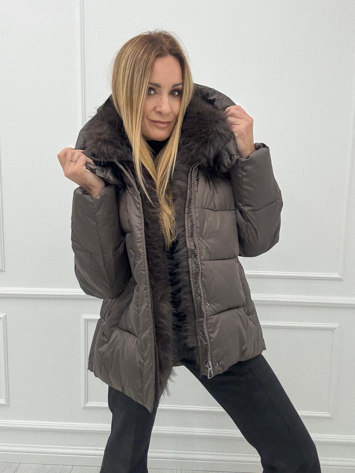 Pikowana Kurtka Czekolada Minouu z Odpinanym Futerkiem