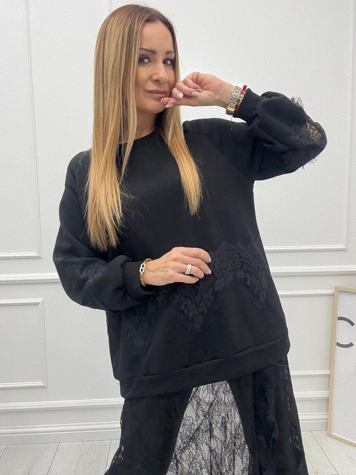 Czarna Bluza z Koronkową Spódnicą