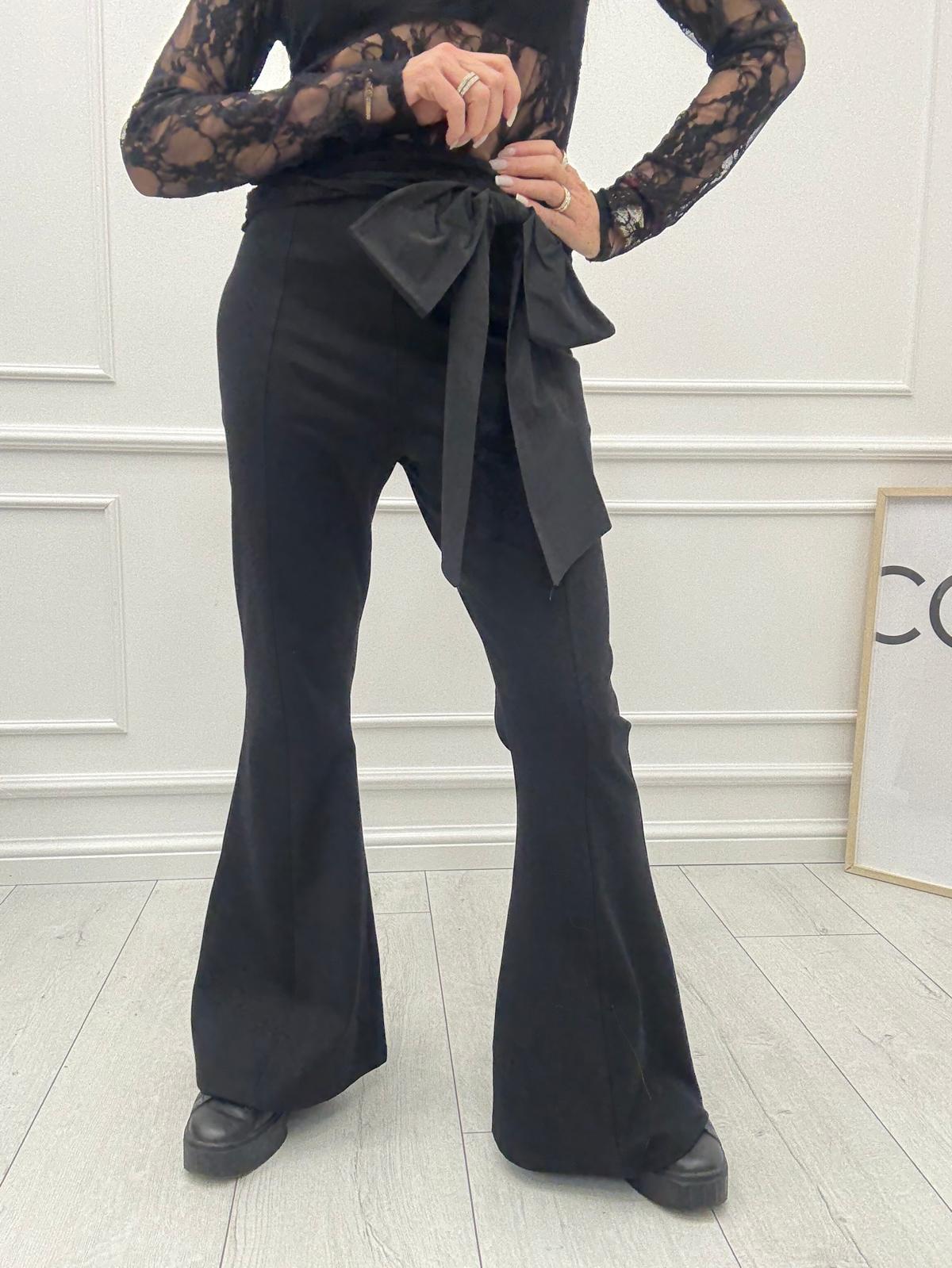 Czarne Spodnie z Odpinaną Kokardą Dzwony