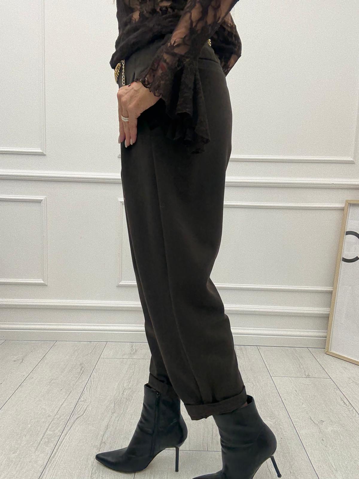 Czekoladowe Spodnie Slim Boyfriend