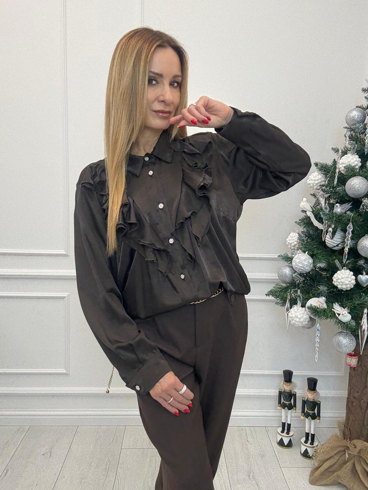 Czekoladowa Satynowa Koszula z Żabotem Minouu