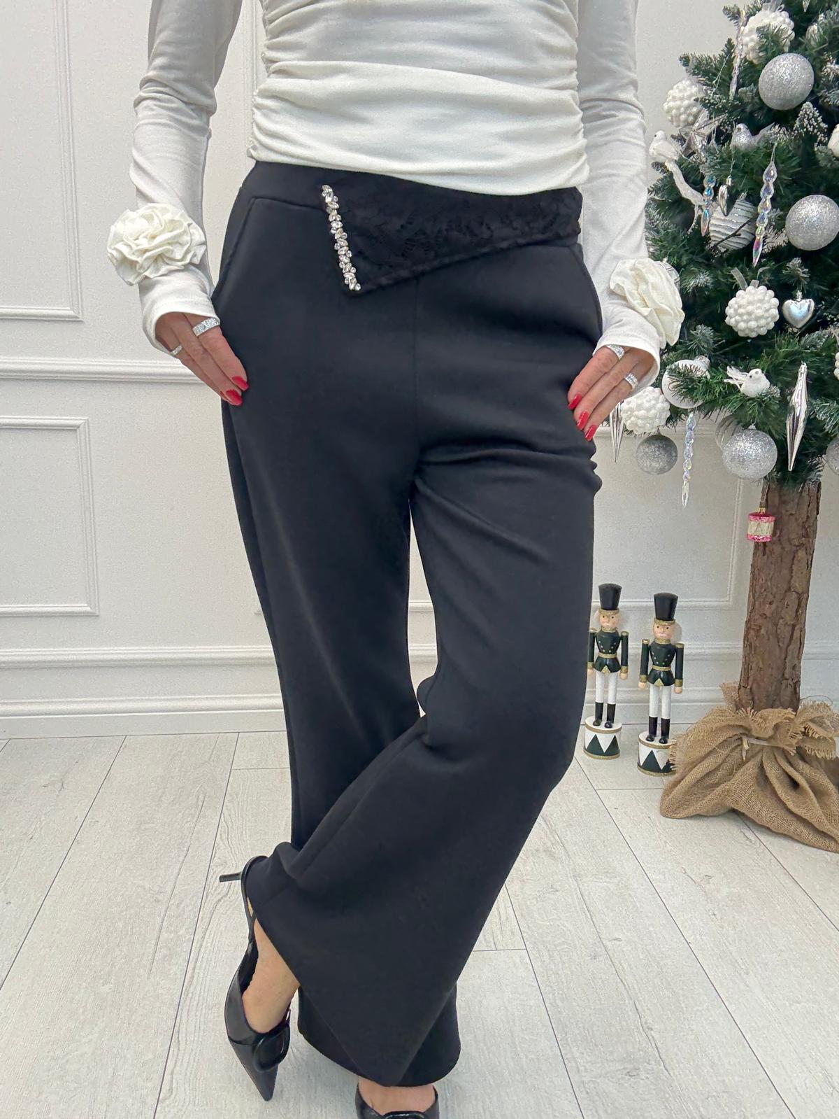 Czarne Spodnie Dzwony z Ozdobnym Paskiem