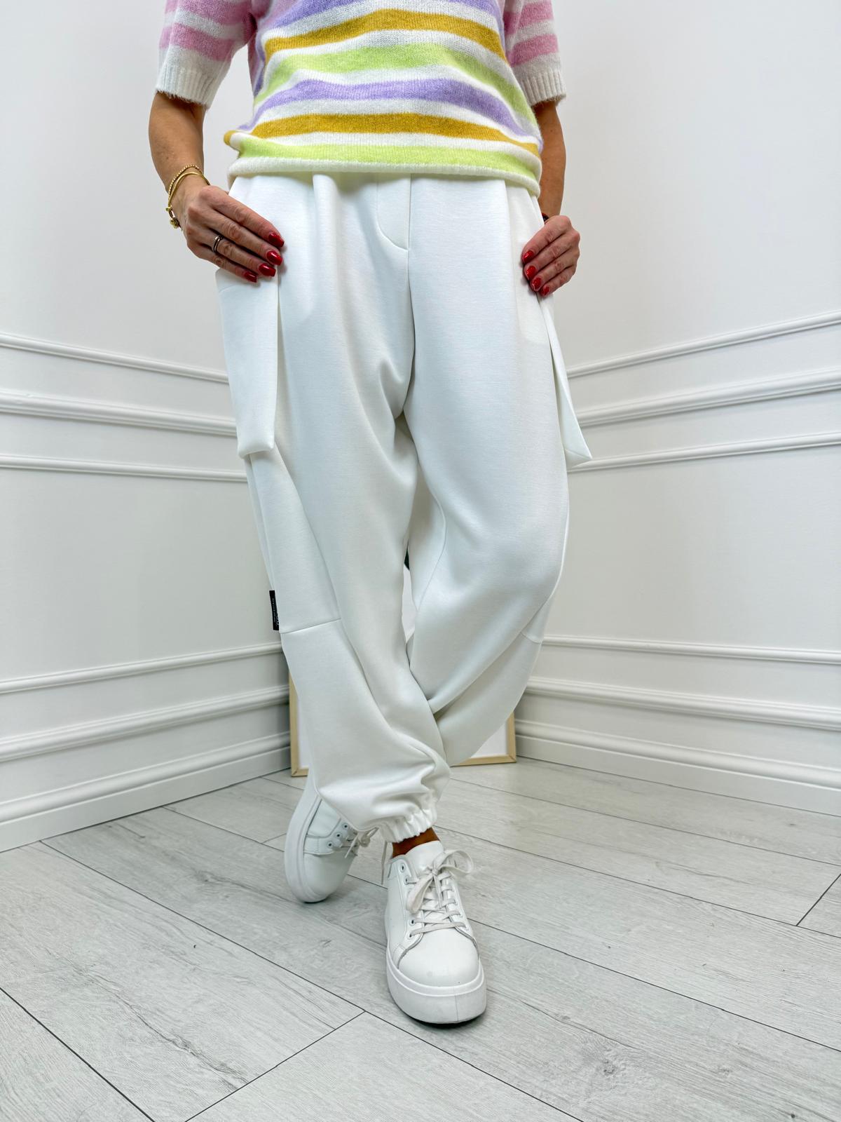 Białe Spodnie Minouu Jogger z Kieszeniami