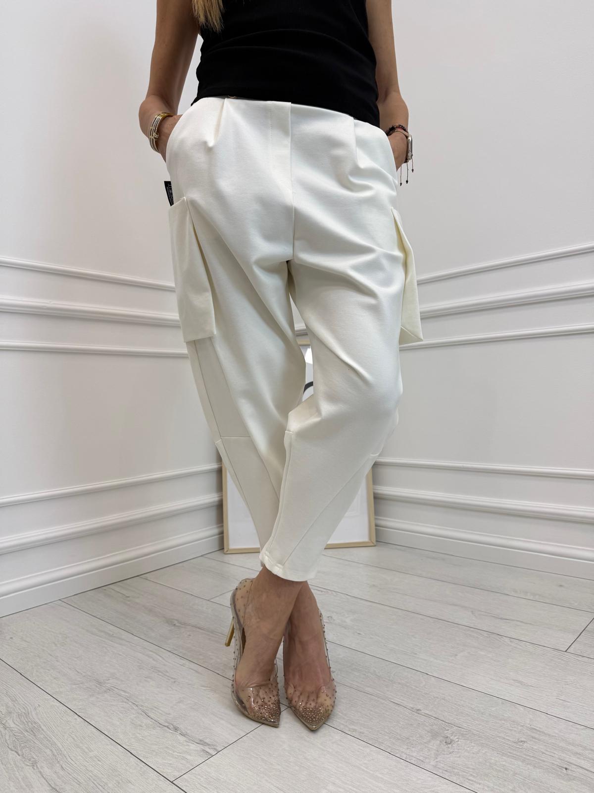 Białe Spodnie Minouu Balony z Kieszeniami na Bokach 