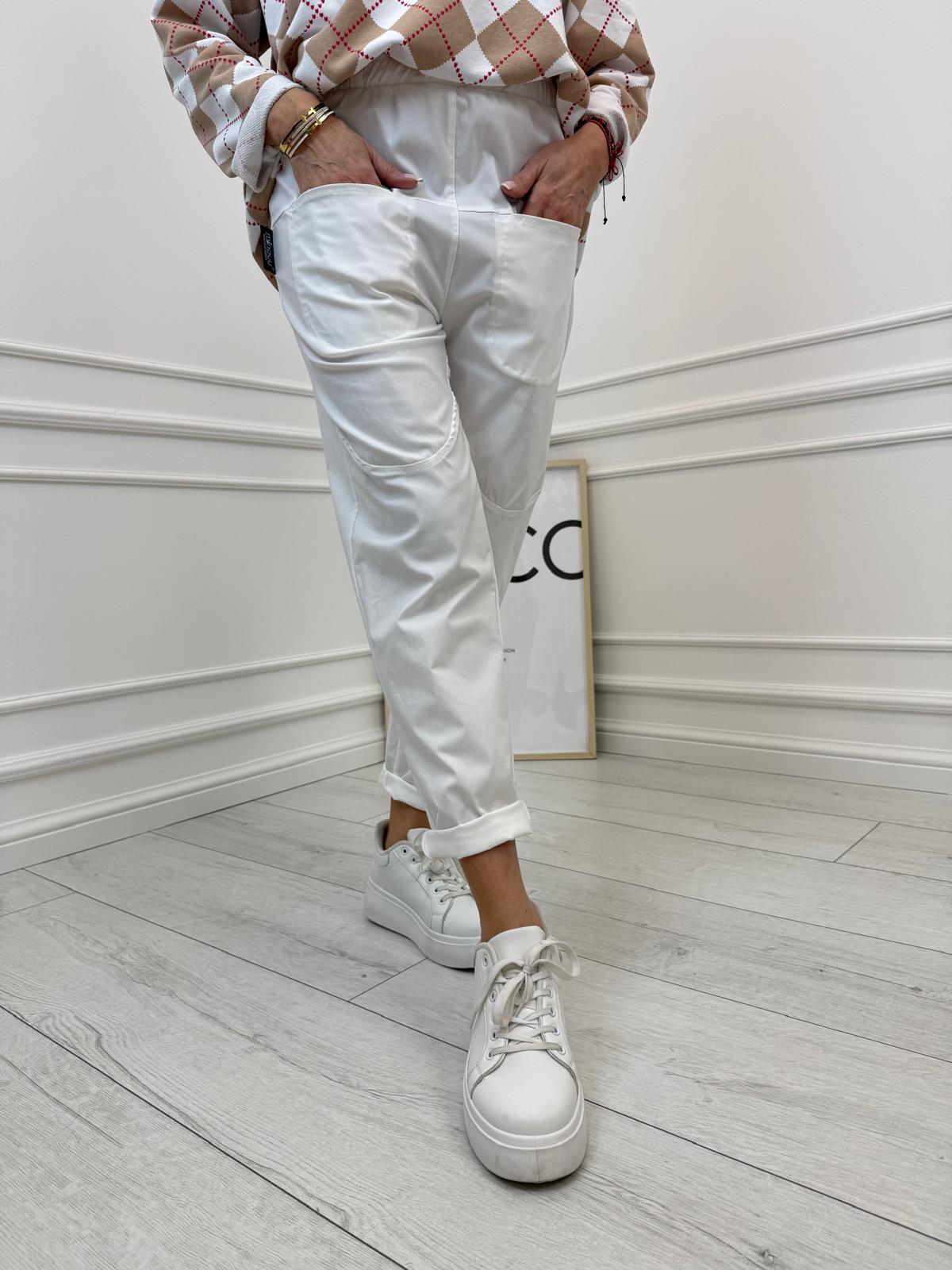 Białe Spodnie Minouu z Kieszeniami