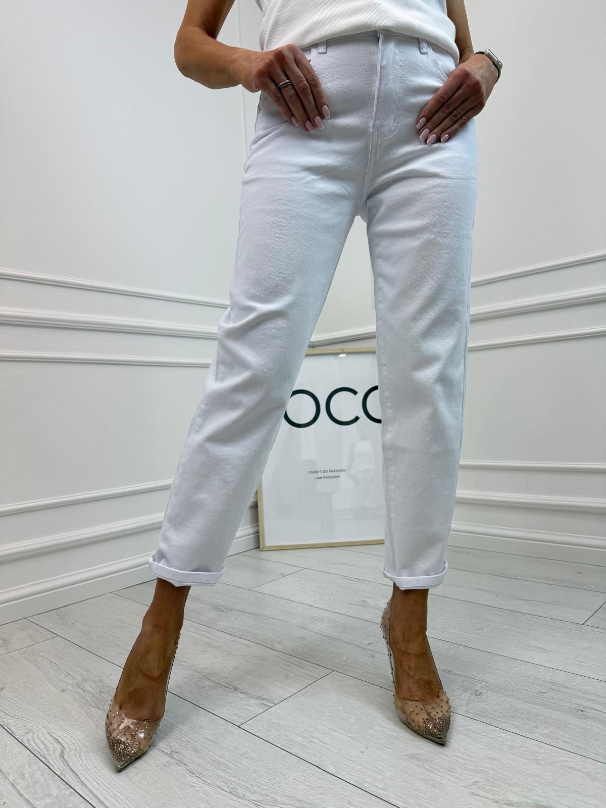 Spodnie Biały Jeans Klasyczne AD'ORO Mom Fit