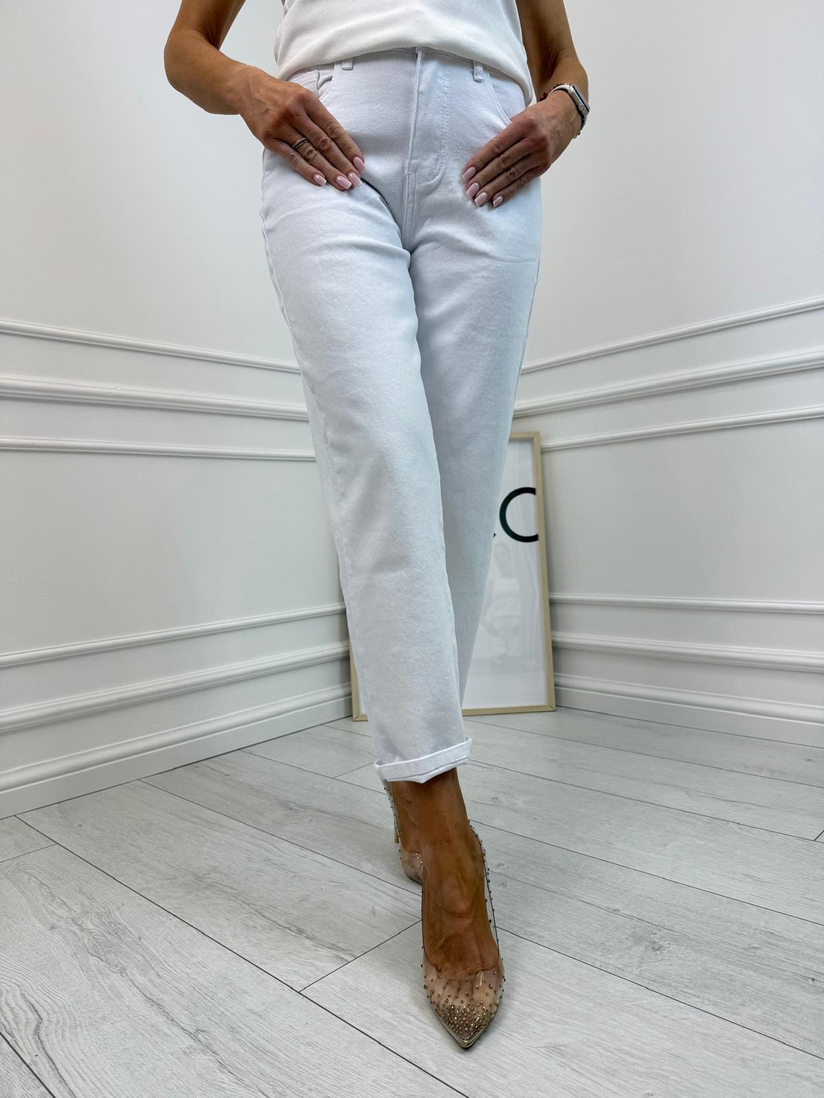 Spodnie Biały Jeans Klasyczne AD'ORO Mom Fit