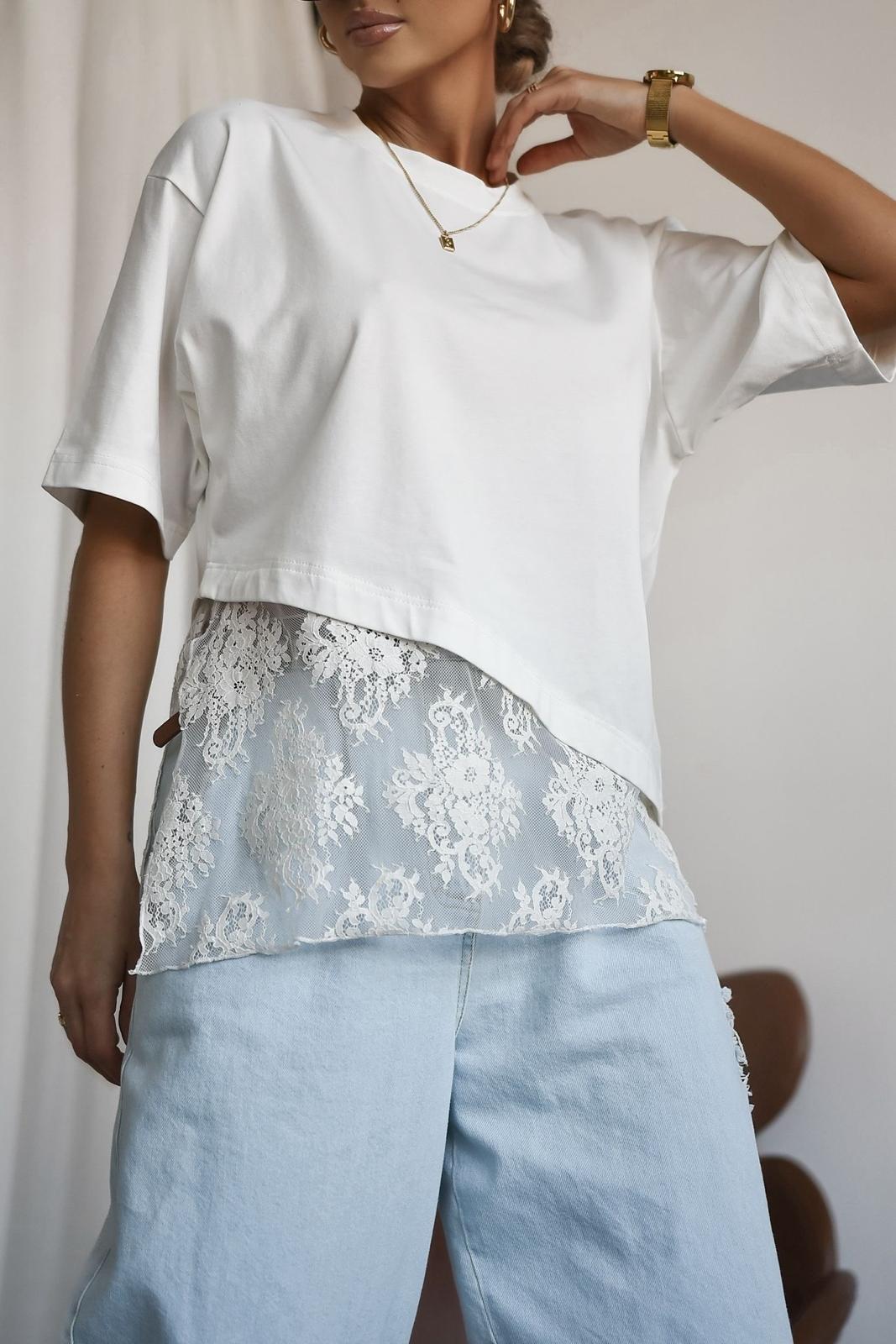 Bluzka z Koronkową Wstawką XANA Kremowa 