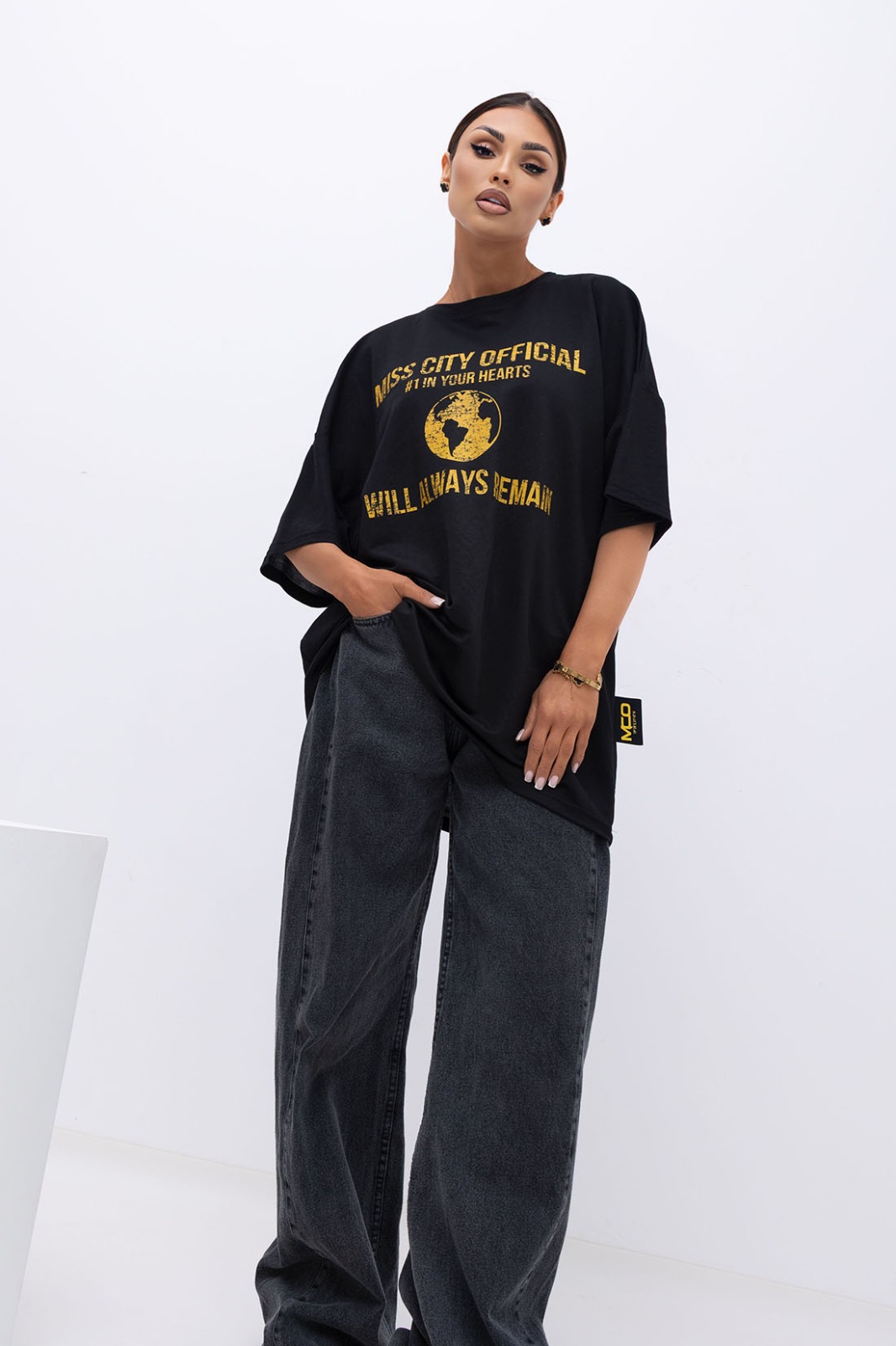 Damski T-shirt Urban Globe (czarny) Miss City Official
