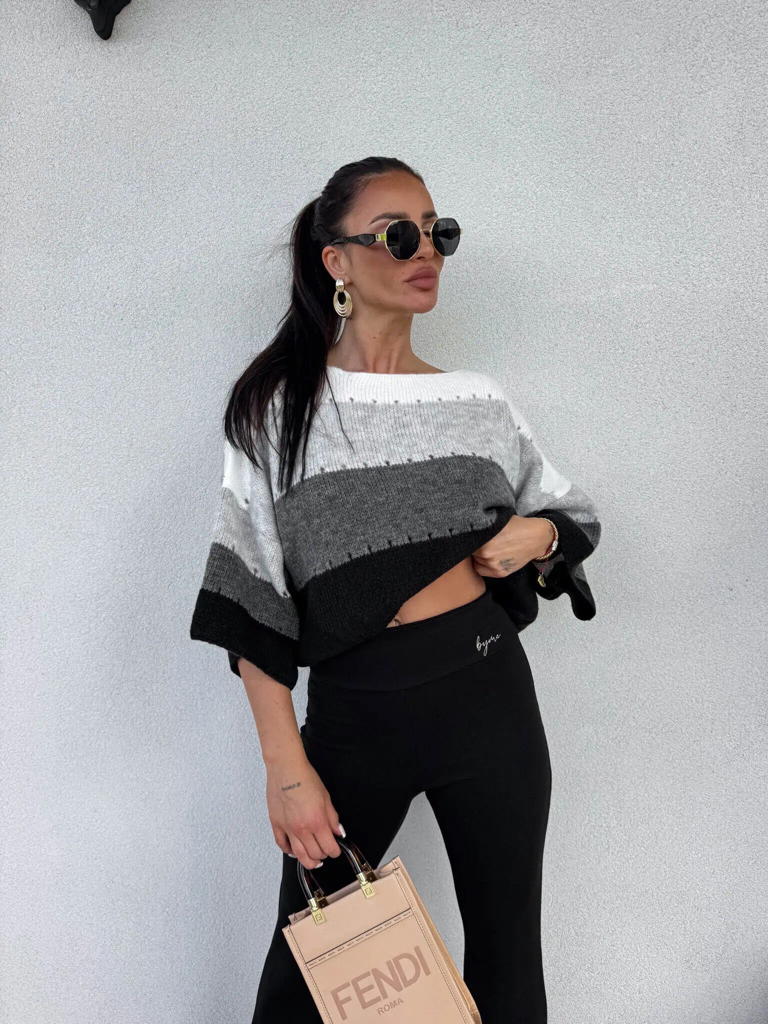 Sweter BY Me Szary z Czarnym