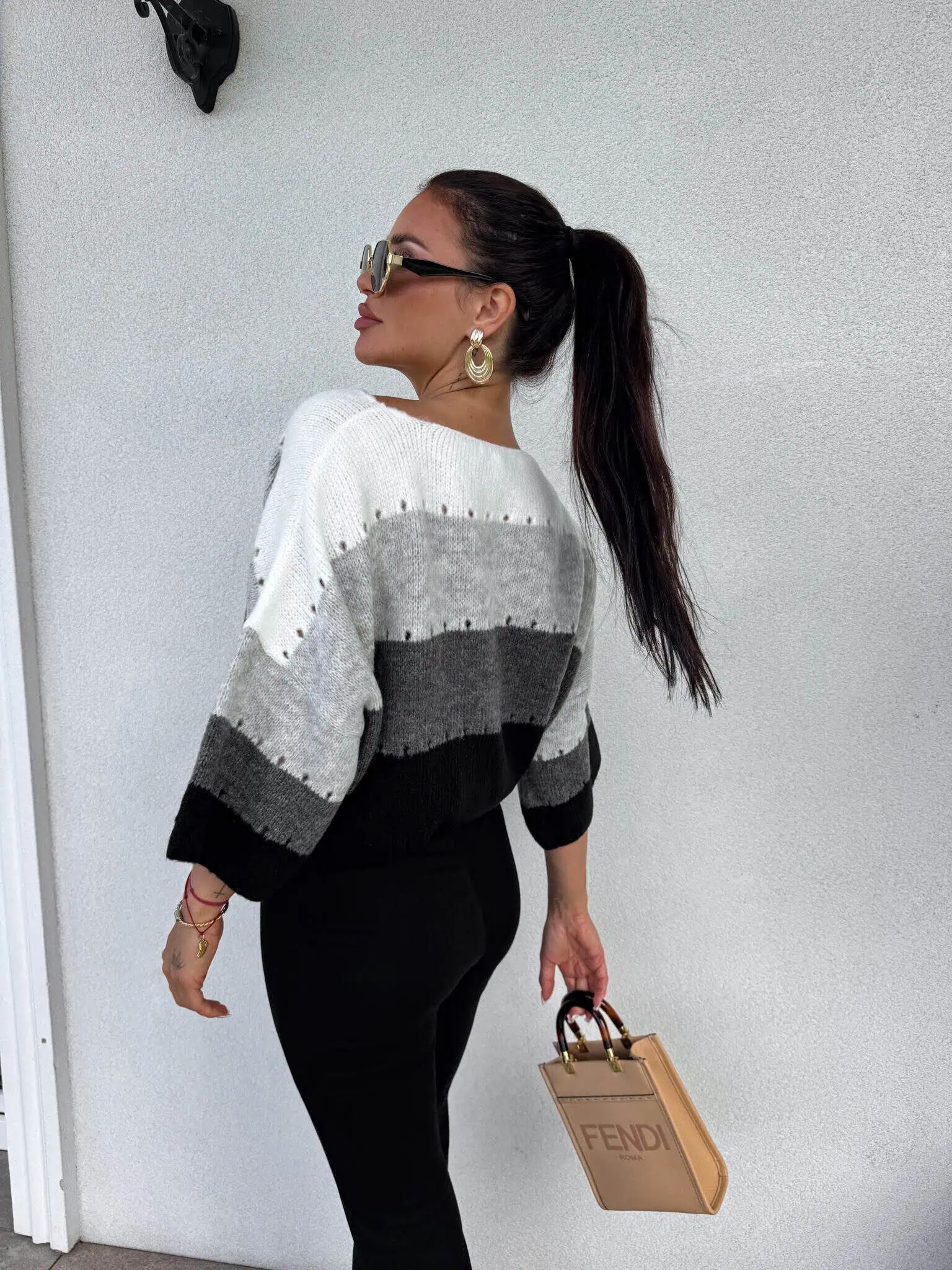 Sweter BY Me Szary z Czarnym
