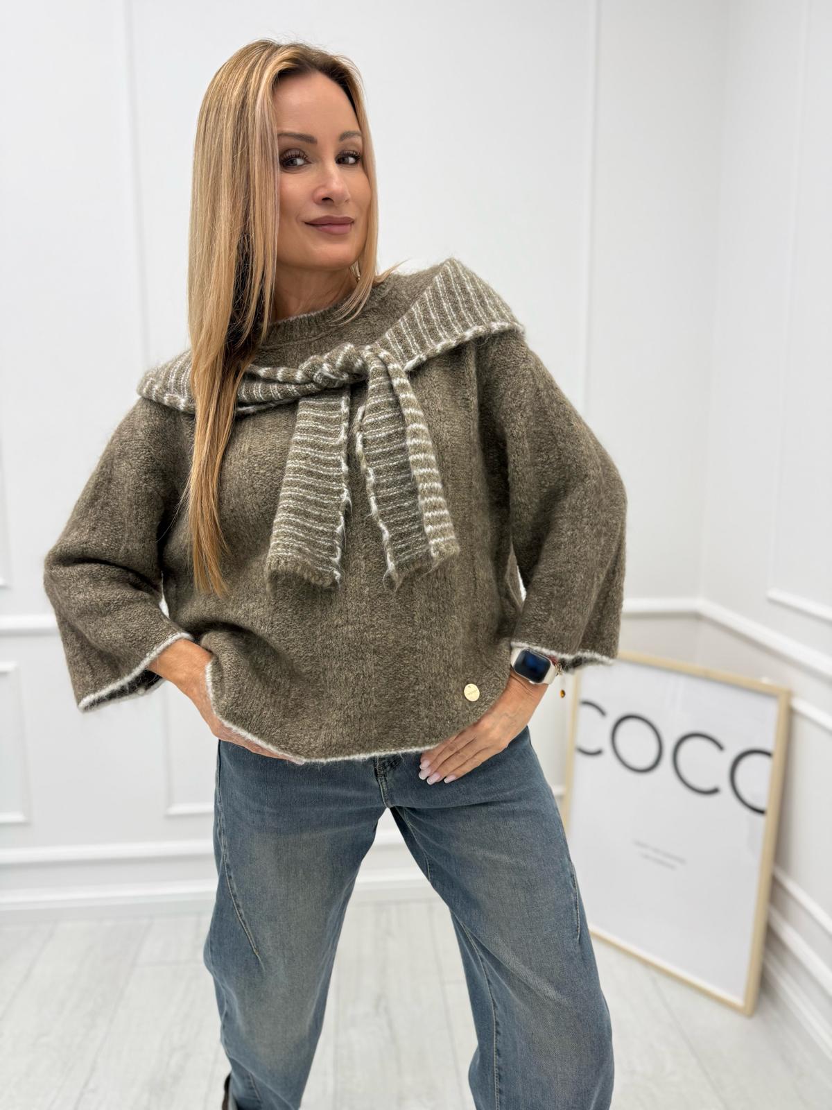 Moherowy Sweter Minouu Soft Hood
